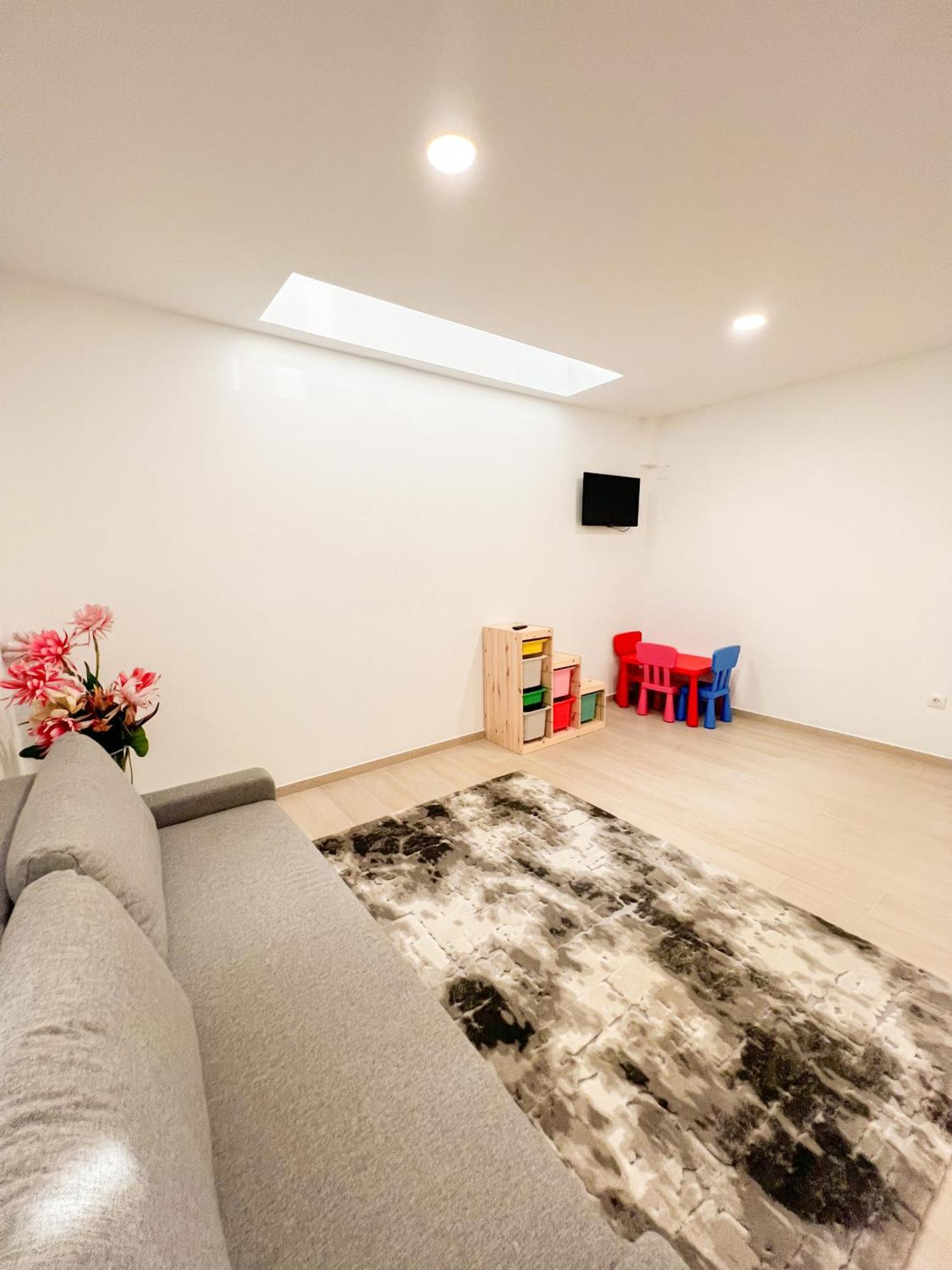 Cozy And Modern Family Flat Carihuela Appartement Torremolinos Buitenkant foto