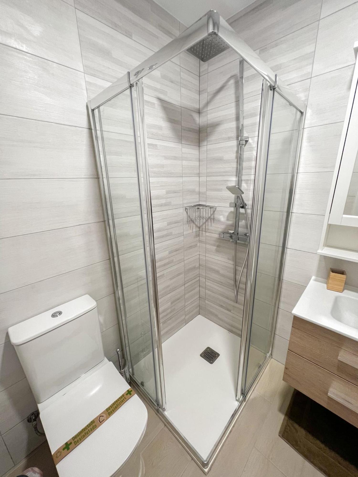 Cozy And Modern Family Flat Carihuela Appartement Torremolinos Buitenkant foto